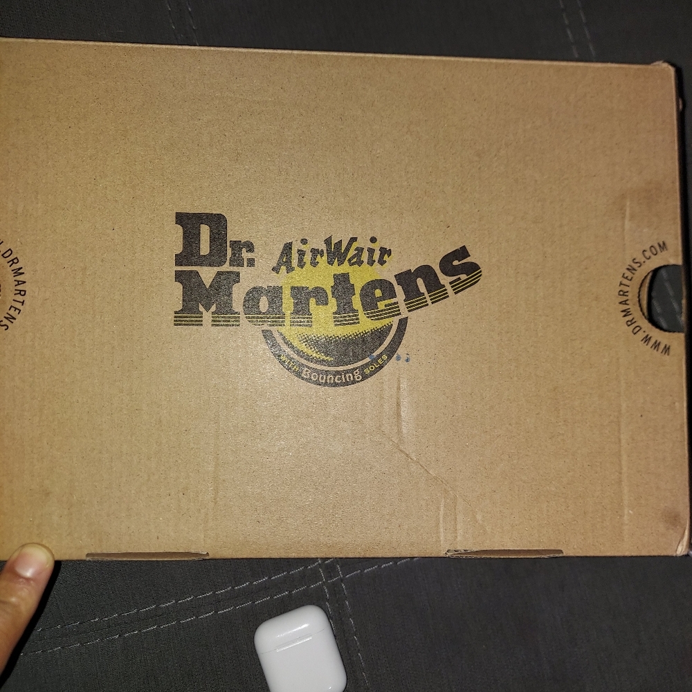 DR MARTENS VOSS HYDRO LEATHER